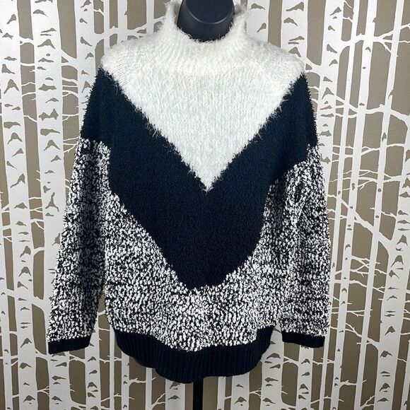 Bar III Black & White Eyelash & Popcorn Mixed Knit Mock Neck Sweater sz S - Picture 1 of 11